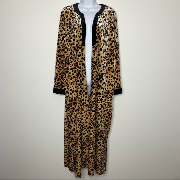 Charter Club Intimates Leopard Print Zip Front Robe - Picture 4 of 13